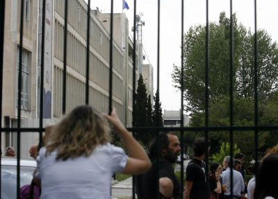 Στήριξη της διοίκησης στους συμβασιούχους
