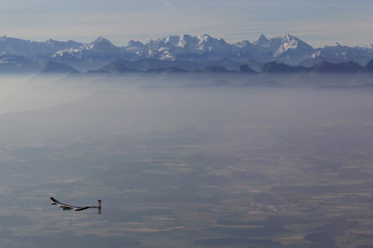 Η παρθενική πτήση του Solar Impulse