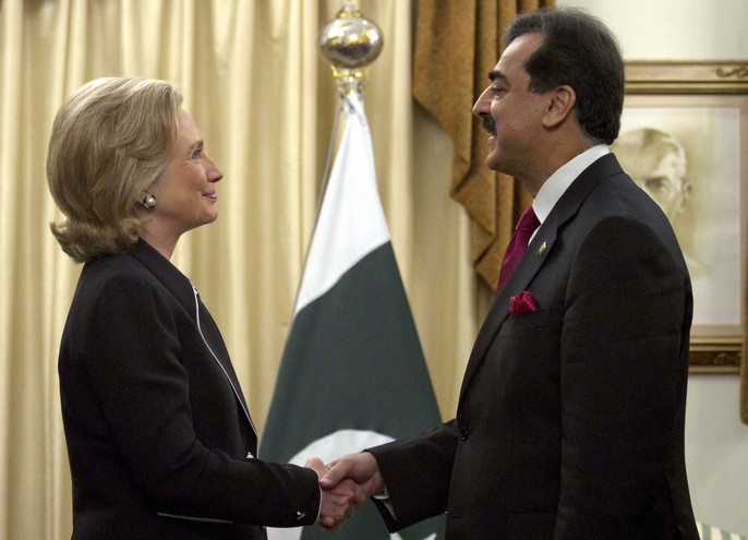 Η Χίλαρι Κλίντον ζητάει περισσότερα από το Πακιστάν