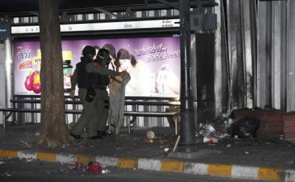 Ανανέωση: Ένας νεκρός και 10 τραυματίες στη Μπανγκόκ