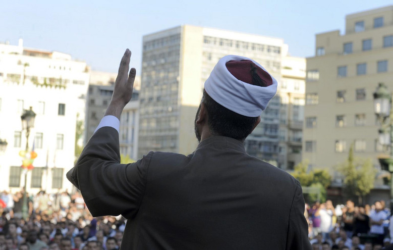 Απαγορεύτηκε η δημόσια προσευχή σε μουσουλμάνους στη Γαλλία