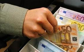 Στο «σφυρί» σπίτι άνεργου για χρέη 1.677 ευρώ