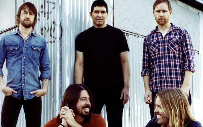 Ζωντανά επί σκηνής στα Grammy οι Foo Fighters