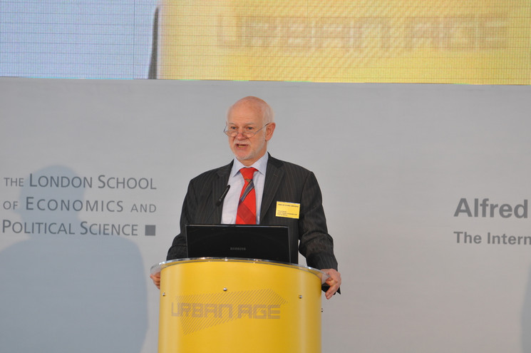 Ο Καντάφι «έφαγε» και τον διευθυντή του London School of Economics!