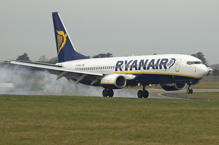 Βρετανία: Η Ryanair και πολλά βρετανικά αεροδρόμια καταθέτουν αγωγή κατά της κυβέρνησης