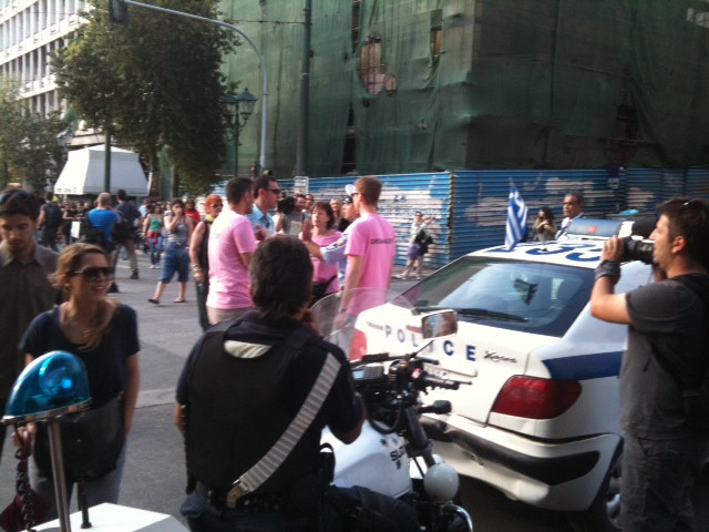 Περιπολικό προσπάθησε να εμποδίσει την πορεία του Athens Pride