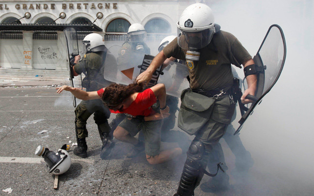 Η φτώχεια θα φέρει ανεξέλεγκτη βία στην Ελλάδα