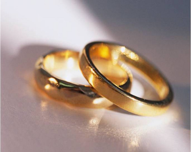 Δικηγόροι, μεταφραστές και δημοτικοί υπάλληλοι στο κύκλωμα εικονικών γάμων