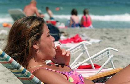 Απαγορεύτηκε το κάπνισμα στη Γαλλική Ριβιέρα
