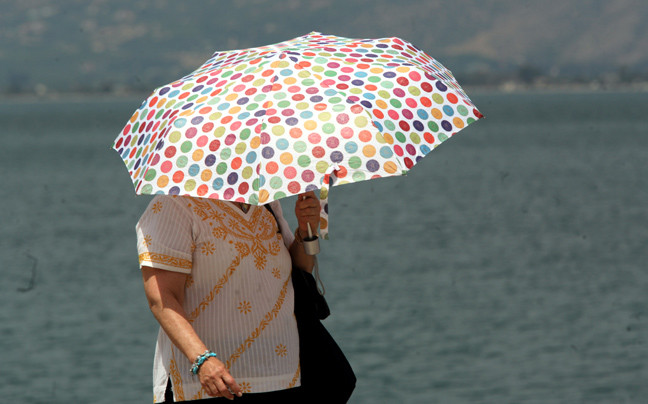 Απαραίτητη η ομπρέλα και το καλοκαίρι