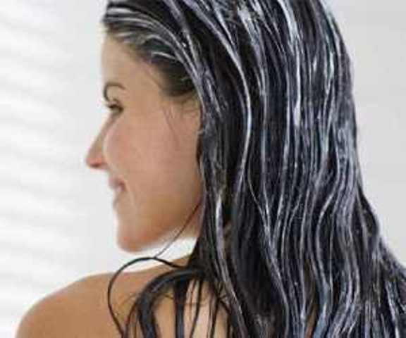 Σπιτικές θεραπείες για ξηρά μαλλιά