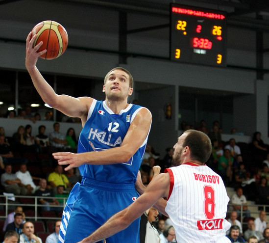 Διαιτητής προσπάθησε να «στήσει» τον αγώνα Ελλάδα &#8211; Μαυροβούνιο!