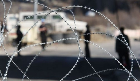 Έκλεισαν δύο φυλάκια στα σύνορα Σερβίας-Κοσόβου