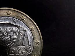 Bloomberg: Διαγράψτε το χρέος και σώστε την Ελλάδα