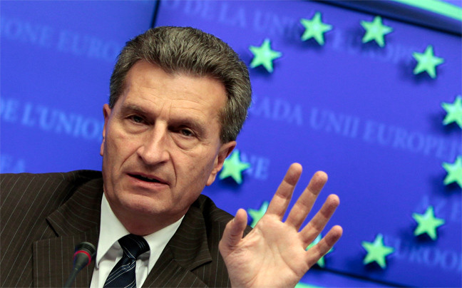 Έτινγκερ: Αν ήμουν παντρεμένος με την Φ. Πέτρι, θα ήθελα να αυτοπυροβοληθώ