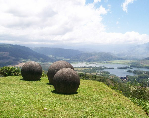 Οι περίεργες σφαιρικές πέτρες της Κόστα Ρίκα