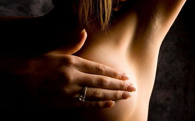 Το στήθος γερνά πιο γρήγορα από το υπόλοιπο σώμα