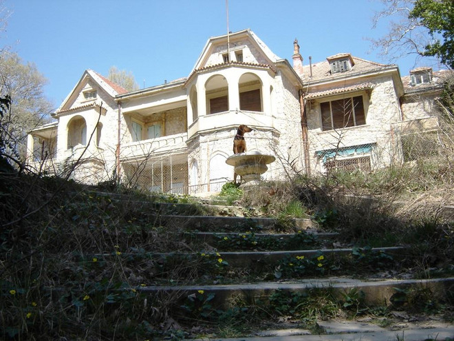 Σημαντικές φθορές στα αυτοκίνητα του Τατοΐου