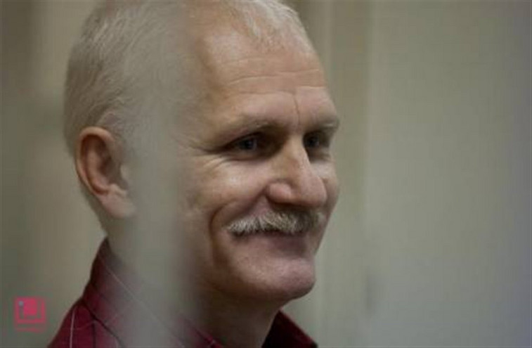 Αποφυλακίστηκε ο ακτιβιστής των ανθρωπίνων δικαιωμάτων Αλες Μπελιάτσκι