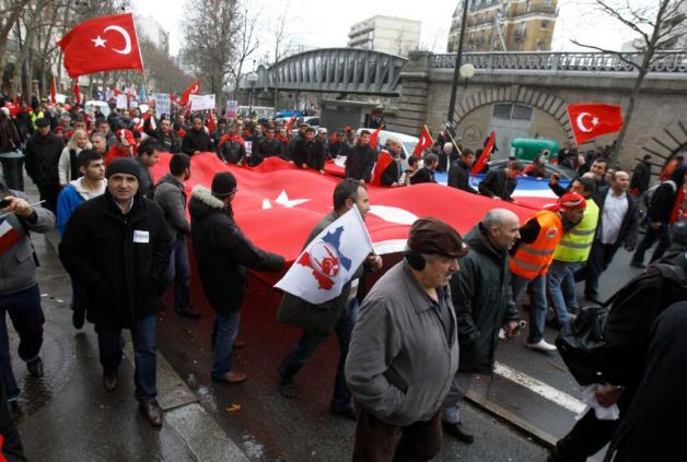 Ένας στους δύο Τούρκους στη Γερμανία θέλει να επαναπατριστεί