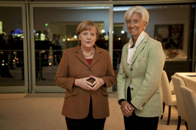 Süddeutsche Zeitung: Νέα μέτρα συμφώνησαν να ζητήσουν οι δανειστές από την Ελλάδα