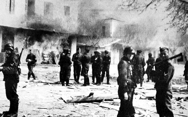 «Δυναμώνουν οι φωνές για αποζημίωση της Ελλάδας»