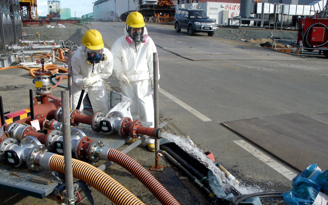 Τέσσερις οι εργάτες που μολύνθηκαν από μολυσμένο με ραδιενέργεια νερό στη Φουκουσίμα