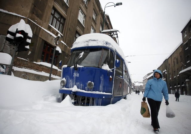 Σοβαρά προβλήματα από τις χιονοπτώσεις στη Βοσνία