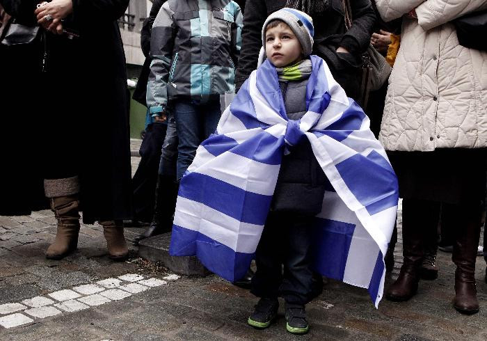 Έλληνες διαδήλωσαν έξω από τη γερμανική πρεσβεία στη Ρώμη
