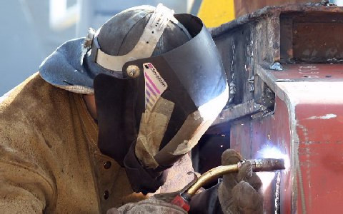 Εξαήμερη εργασία με 586 ευρώ το μήνα