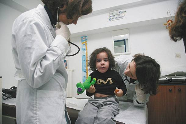 Ζητούνται γιατροί για δωρεάν εξετάσεις παιδιών στο Ηράκλειο