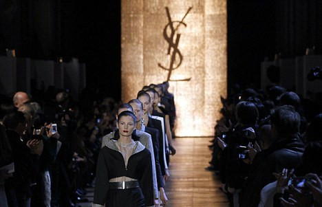 Ο Οίκος Yves Saint Laurent «ξαναβαπτίζεται»