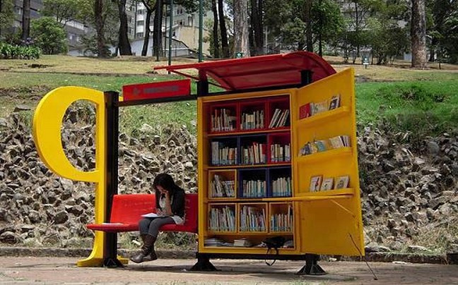 Στάση-βιβλιοθήκη στην «ταραγμένη» Μπογκοτά