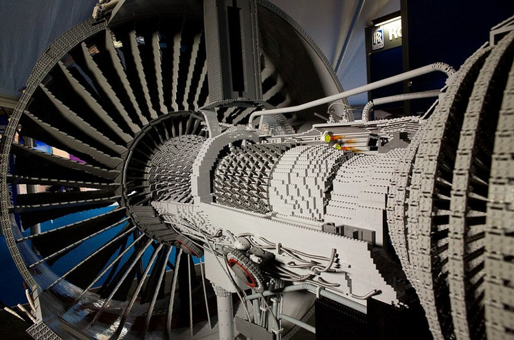 Ο πρώτος κινητήρας αεροσκάφους φτιαγμένος από Lego