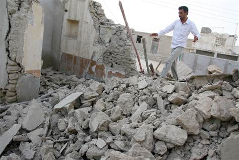 Δύο ζωντανοί στα συντρίμμια 3 μέρες μετά το σεισμό του Ιράν