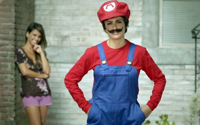 Η Penelope Cruz ντύθηκε Super Mario