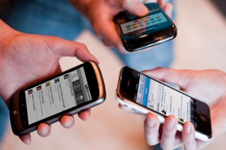 Smartphones και tablets βλάπτουν τον ύπνο