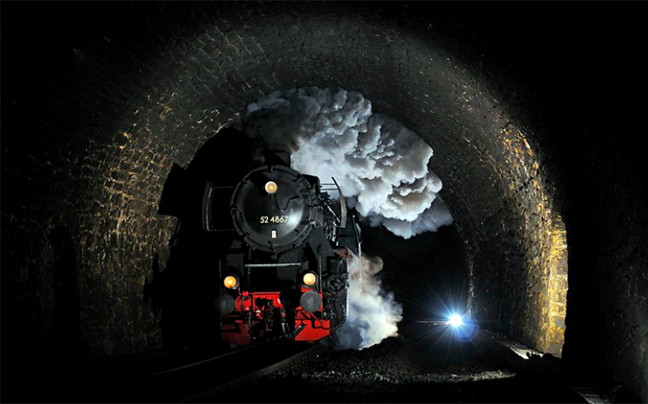 «Το φως που βλέπετε στο τούνελ είναι από κάποιο τρένο που θα μας συνθλίψει»
