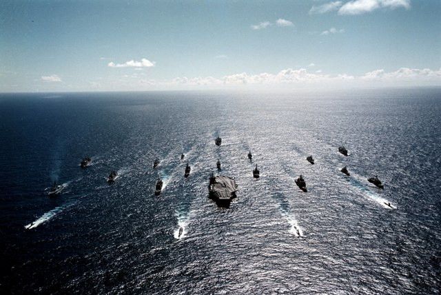 Το πολεμικό ναυτικό επιστρατεύουν οι ΗΠΑ κατά του τυφώνα Σάντι