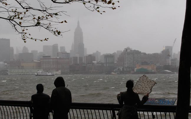 Η Νέα Υόρκη περιμένει τον κυκλώνα «Sandy»