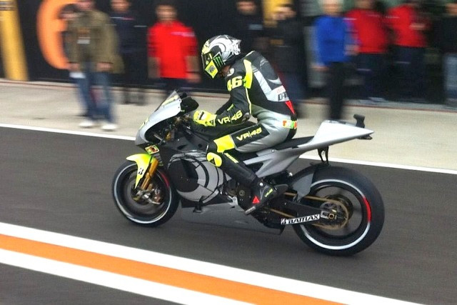 Ο Rossi με τη Yamaha M1 «του»