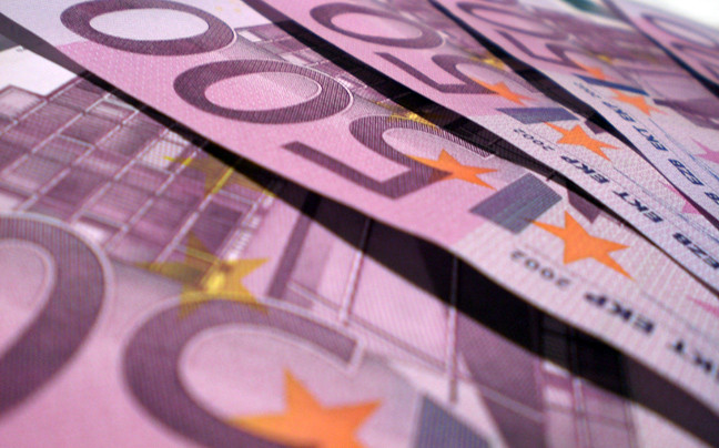 «Σπάνε» τους λογαριασμούς κατάθεσης άνω των 100.000 ευρώ