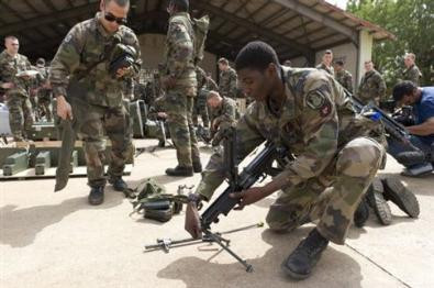 Στρατιωτικούς εκπαιδευτές στέλνει στο Μάλι η Ε.Ε.