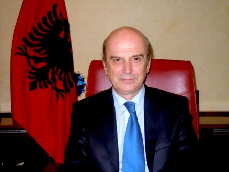 Κατάργηση «εμπολέμου» ζητά από την Ελλάδα η Αλβανία