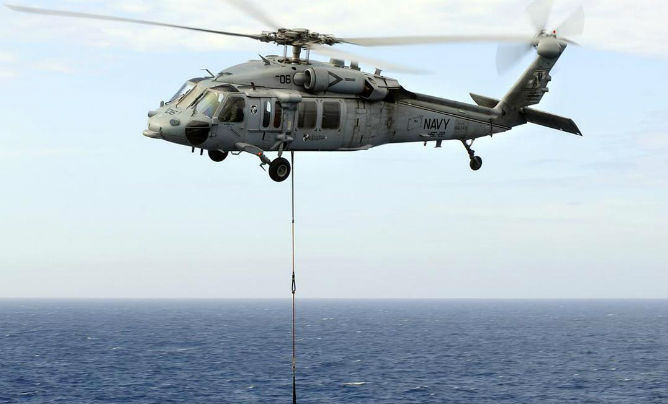 Διάσωση ναυαγών από ελικόπτερο του Πολεμικού Ναυτικού