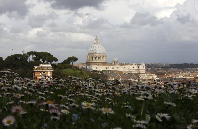 Το Βατικανό ανέλαβε δράση για τα σεξουαλικά σκάνδαλα
