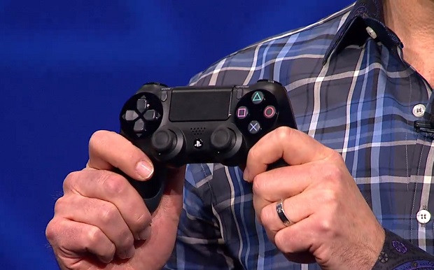 Αυτό είναι το νέο χειριστήριο του PlayStation 4
