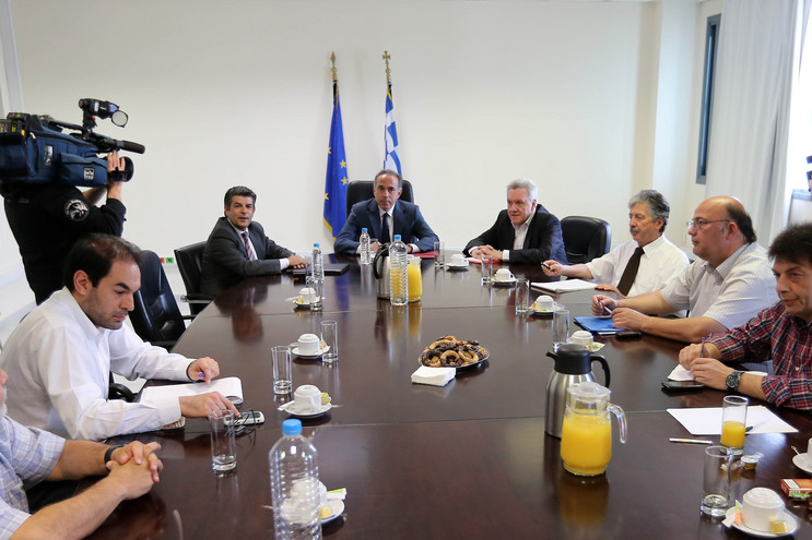 Σε εξέλιξη η συνάντηση Αρβανιτόπουλου-ΟΛΜΕ