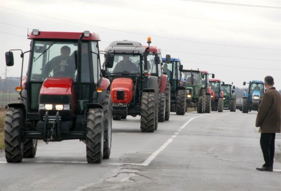 Παρεμβάσεις για την αποφυγή φορολόγησης αγροτών με υψηλούς συντελεστές
