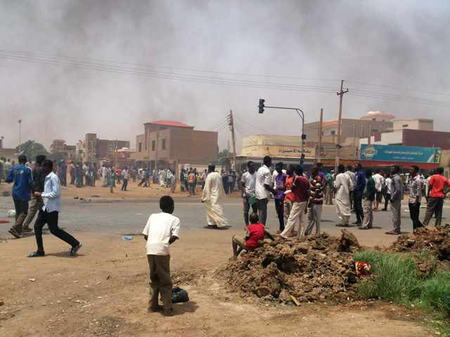 Νεκροί διαδηλωτές από οπλισμένους άνδρες στο Σουδάν